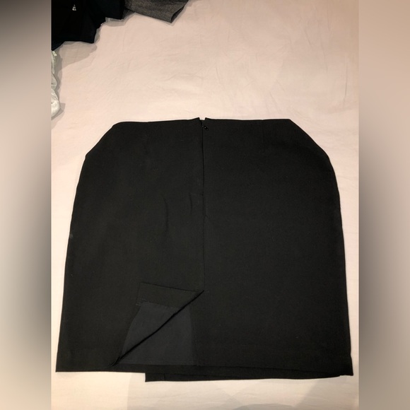 CLEO | Black Side Grommet Pencil Skirt Size 18 - Picture 4 of 11